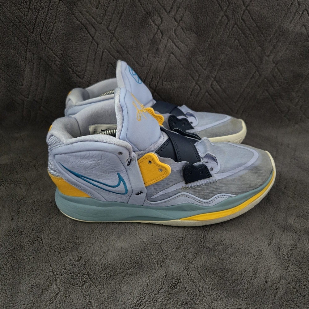 Nike Kyrie Infinity Future Past Basketball Shoes Mens Sz 6.5 Athletic Sneakers.